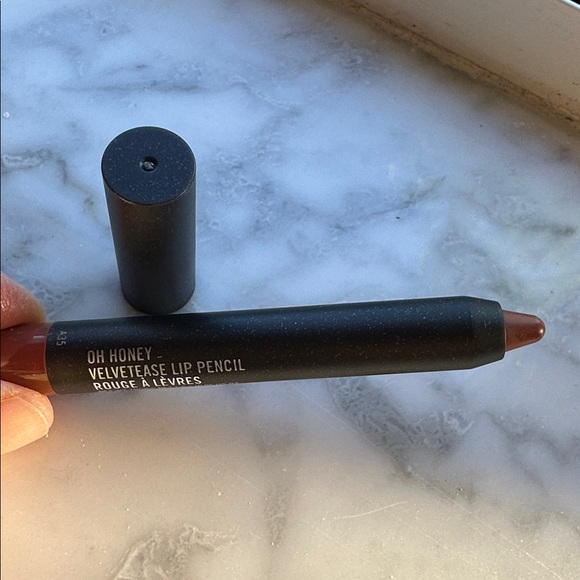 Oh Honey Velvetease Lip Pencil - New and Unused! - Picture 2 of 3